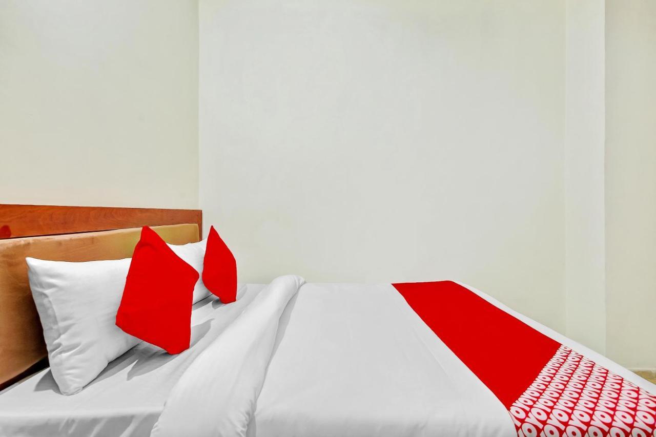 Hotel O Yash Hotel Ґазіабад Екстер'єр фото