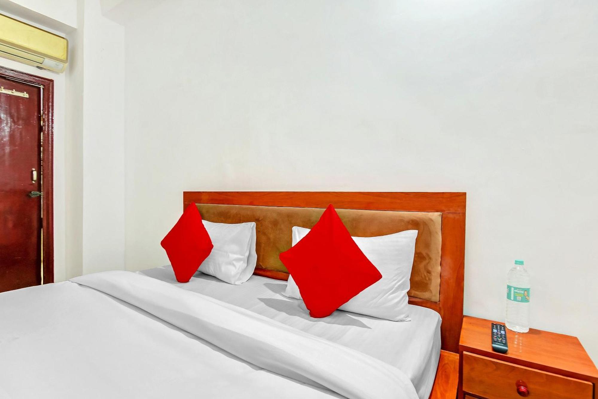 Hotel O Yash Hotel Ґазіабад Екстер'єр фото